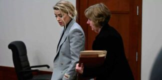 did amber heard lawyer quit