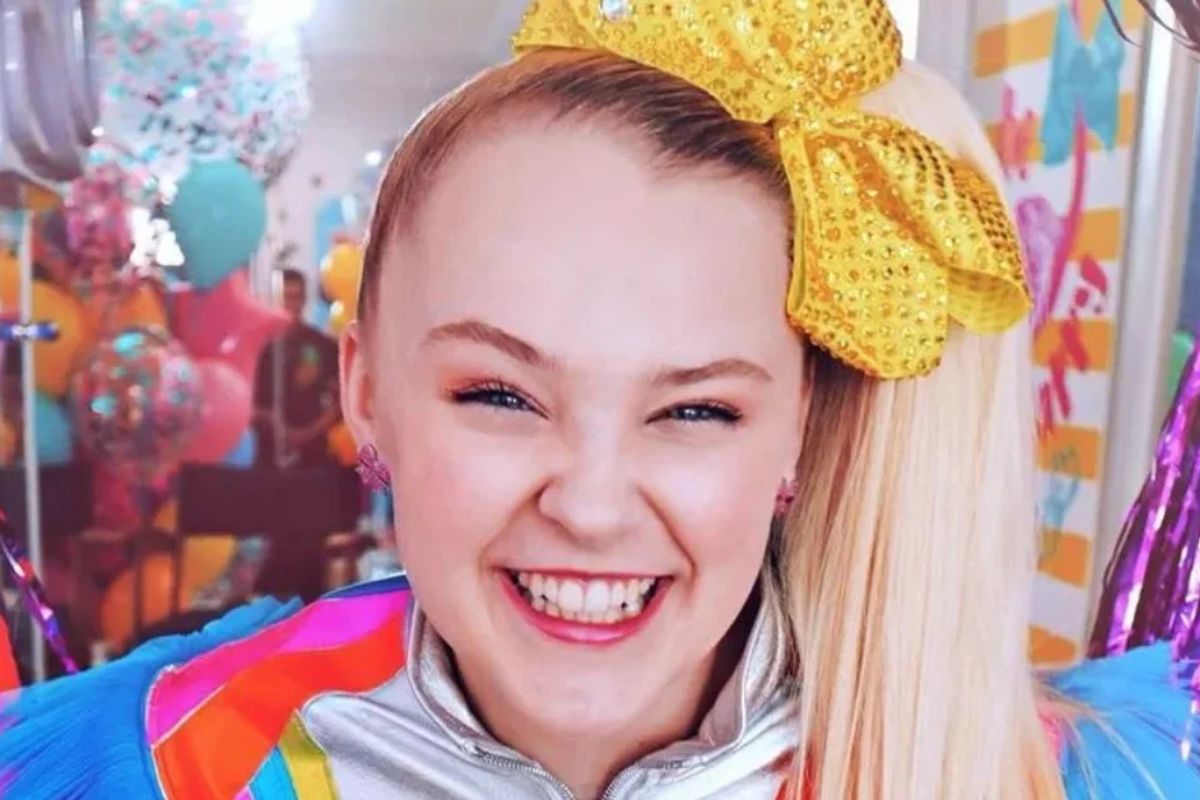 Is JoJo Siwa Pregnant? What Is The Truth Behind The Rumors?