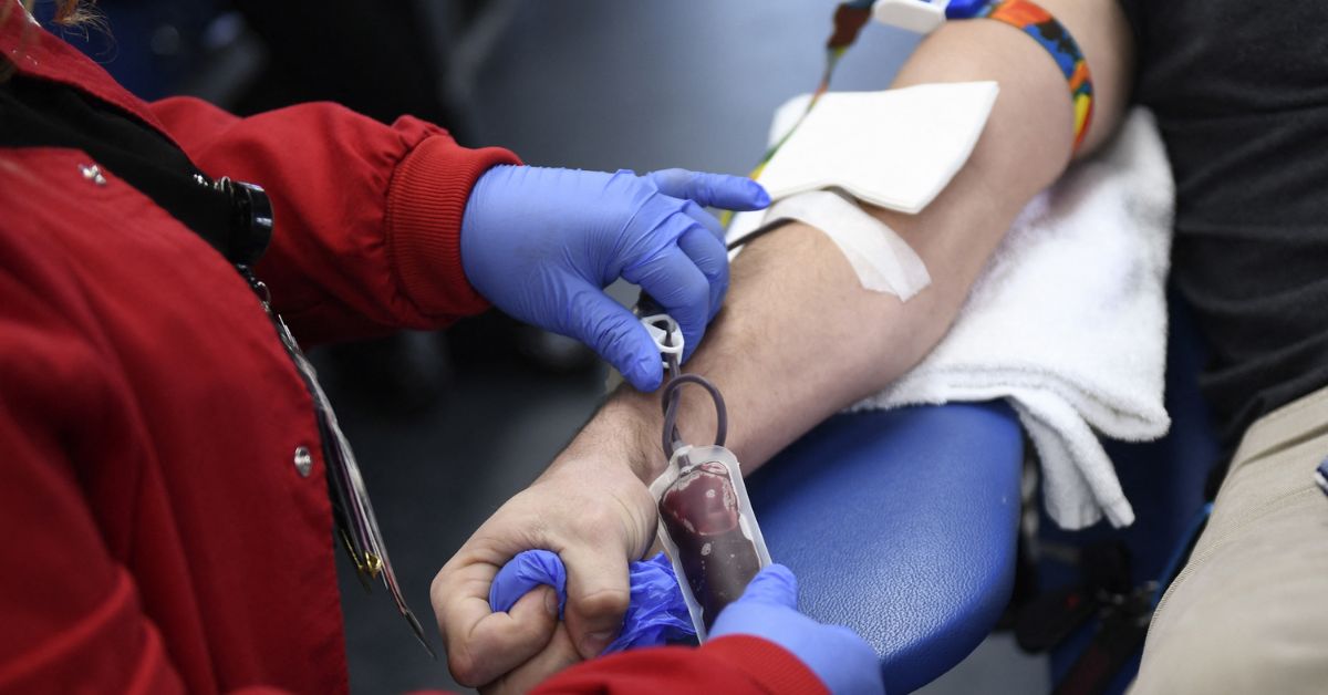 FDA Examines a Reform to Allow Homos*xual and Bis*xual Males to Donate Blood