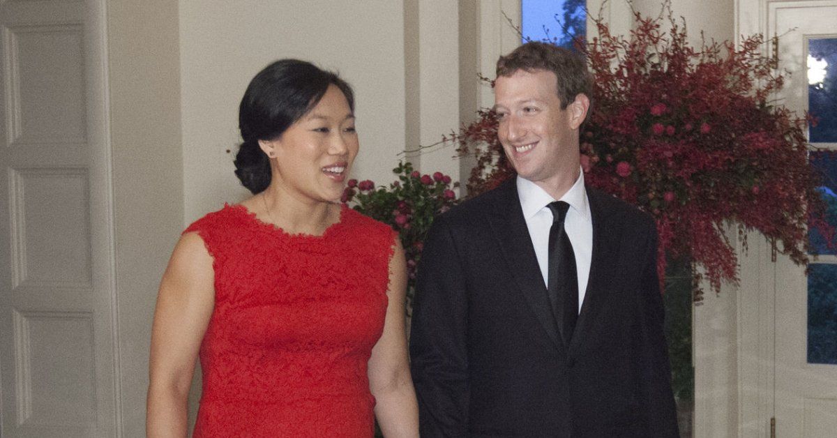 Mark Zuckerberg Posts Photo of Himself and Pregnant Wife Priscilla Chan