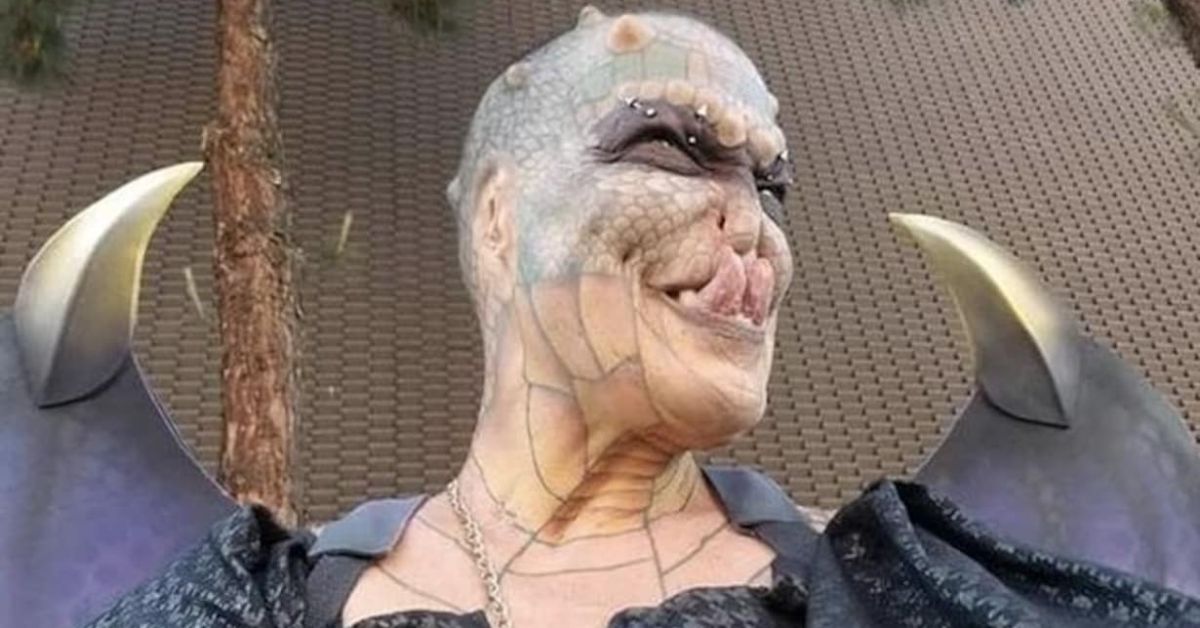 Trans Woman Medusa Removes Nostrils and Ears