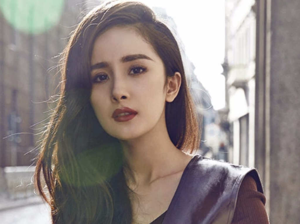 The Fascinating and Multitalented Yang Mi Under the Spotlight