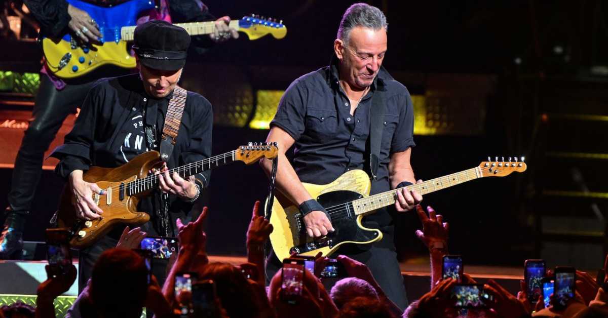 Springsteen postpones concerts