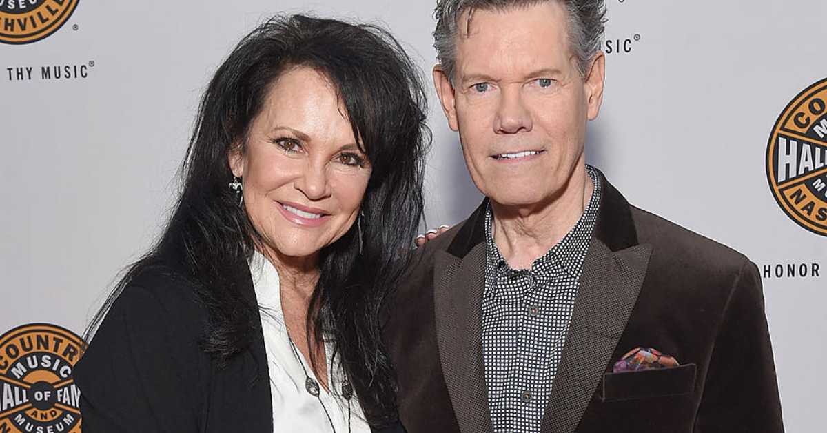 is randy travis still alive