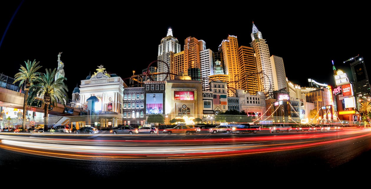 How Does Banning of Land-Based Casinos Impact the Growth of Online Ones?