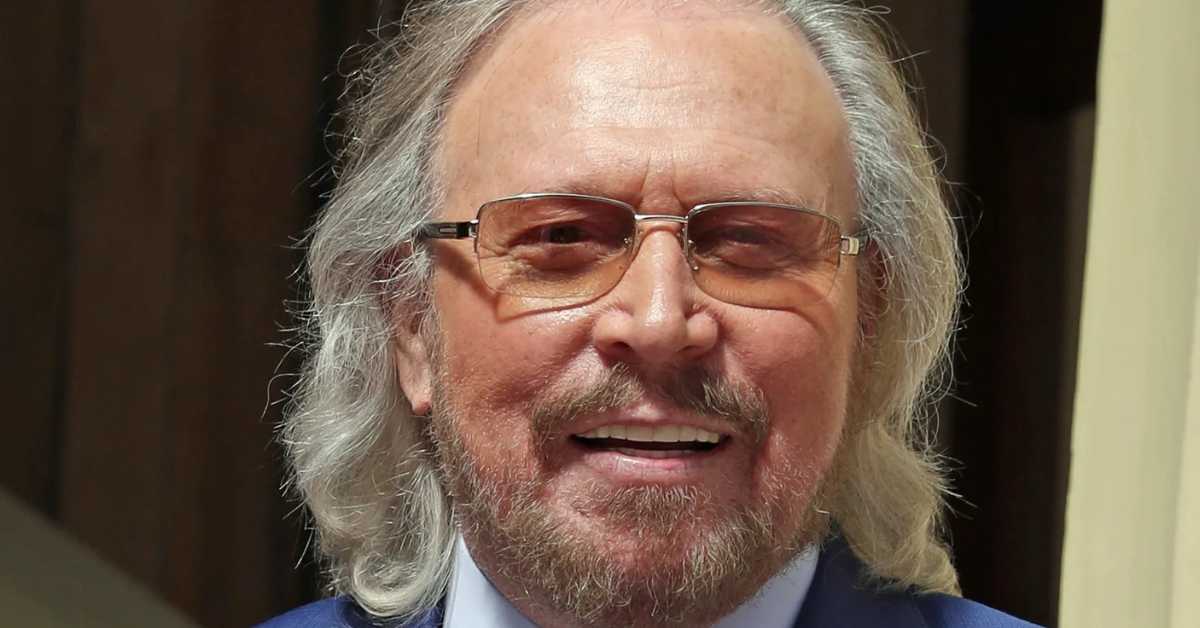 is barry gibb still alive