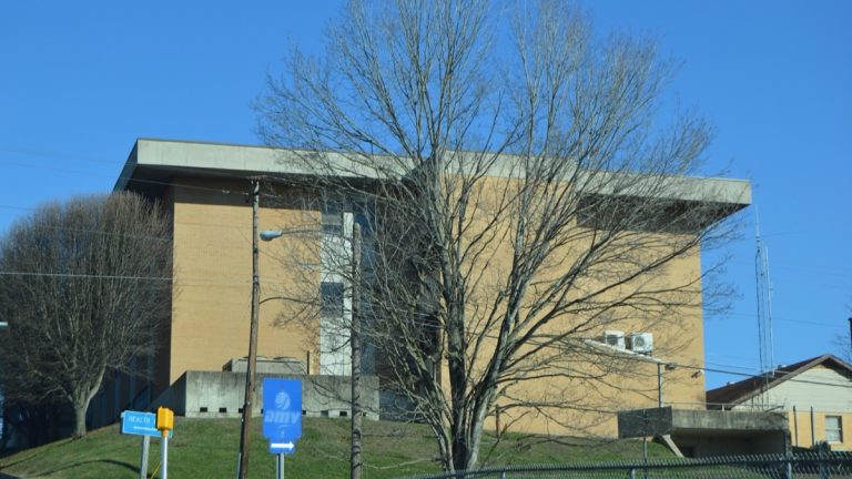 Western end of the Lee County Courthouse in Jonesville